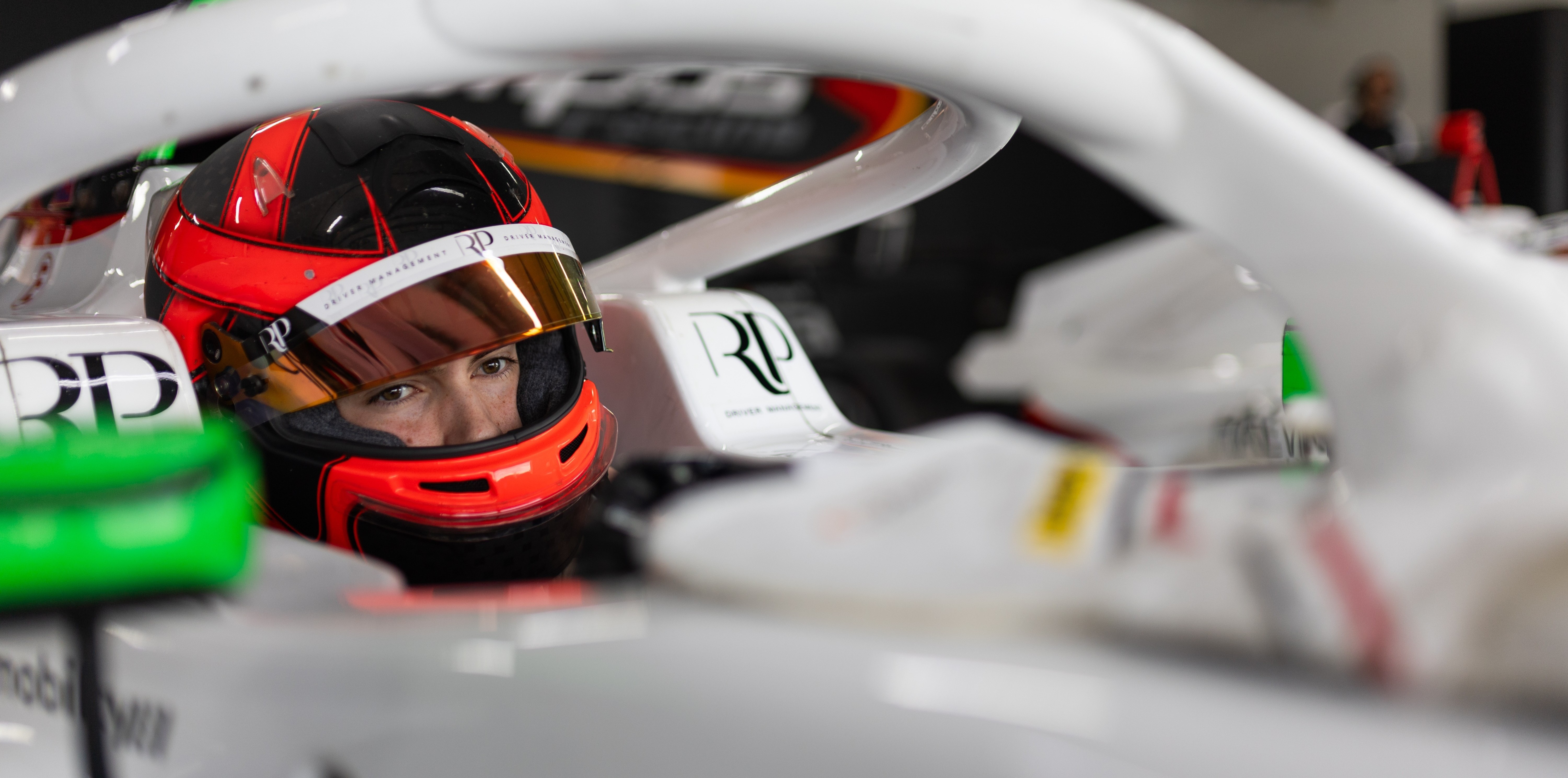 Professional sim racing rig for high-level coaching